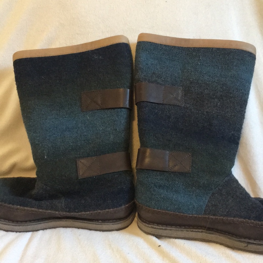 Sorel One Of A Kind Color Sample Wool Wrap Boot - Picture 6 of 7